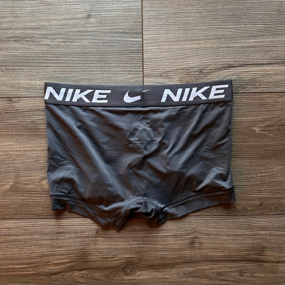 Nike | Dri-FIT Essential Micro Boxer Trunks in Grey (Small) - Picture 4 of 11